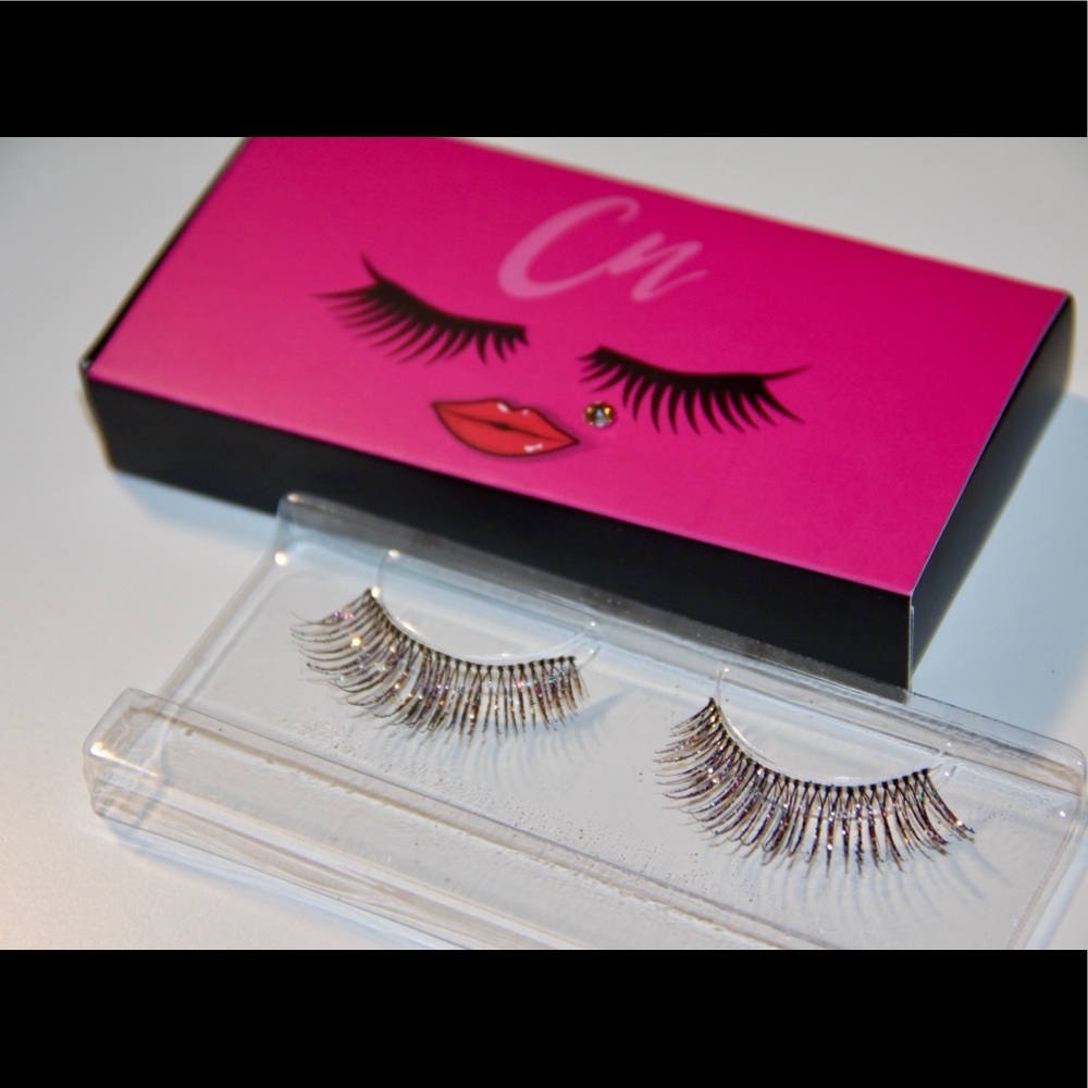 Dramatic LASHES - Picture 13 of 16